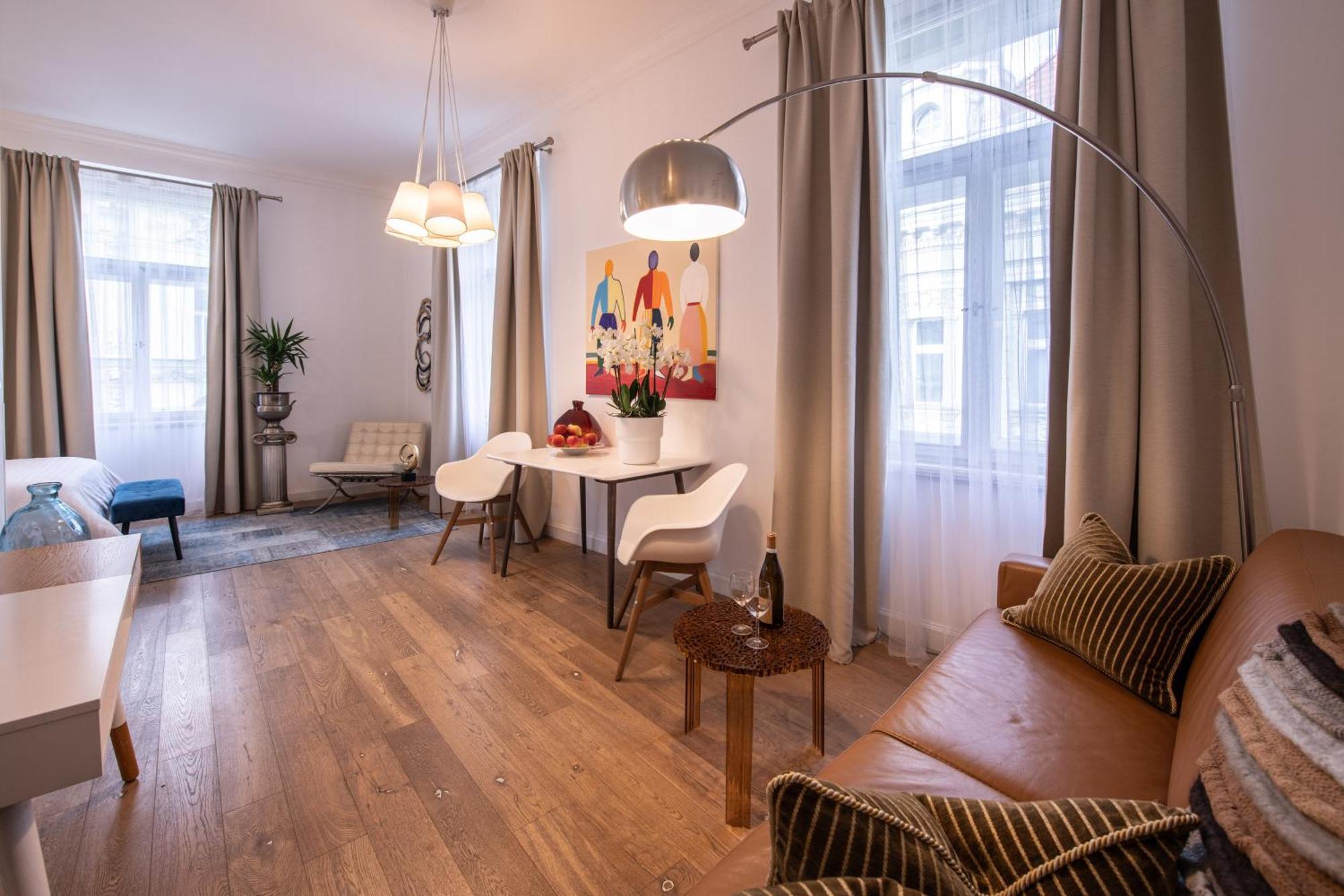 Modern Downtown Apt - Renovated, On Ideal Location Πράγα Εξωτερικό φωτογραφία