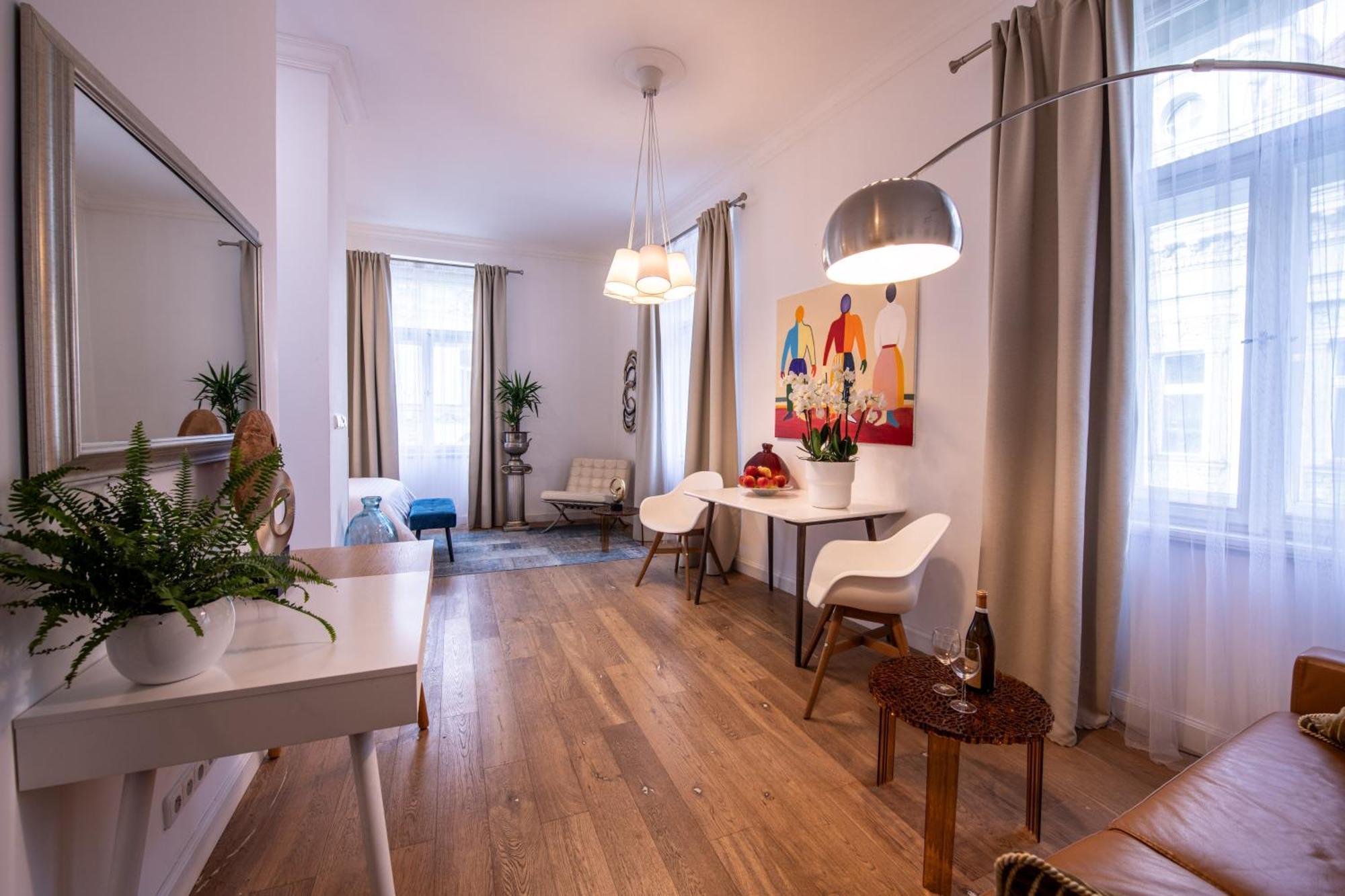 Modern Downtown Apt - Renovated, On Ideal Location Πράγα Εξωτερικό φωτογραφία