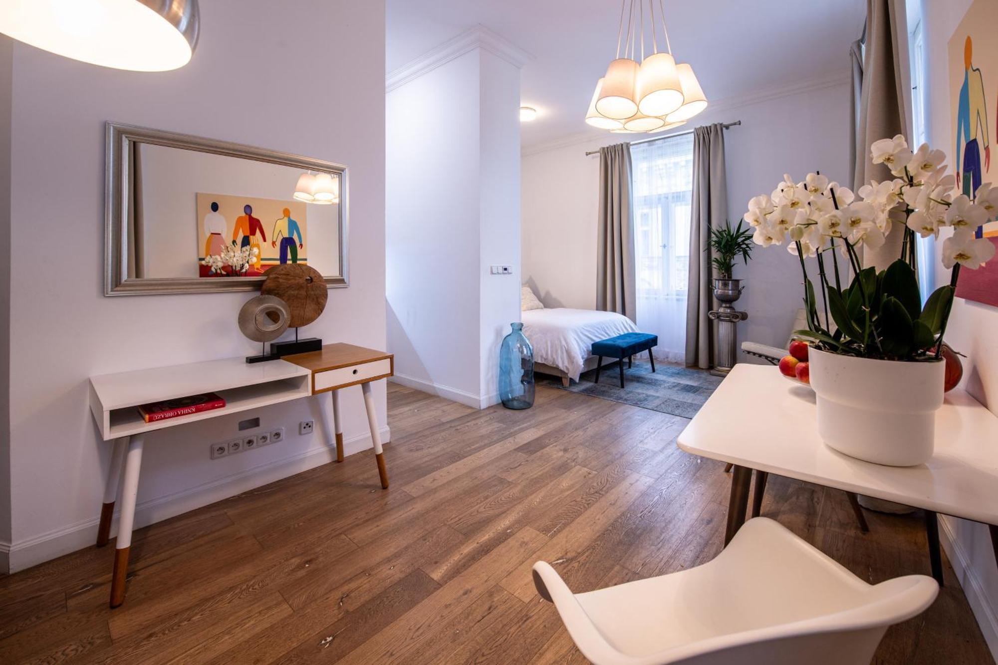 Modern Downtown Apt - Renovated, On Ideal Location Πράγα Εξωτερικό φωτογραφία